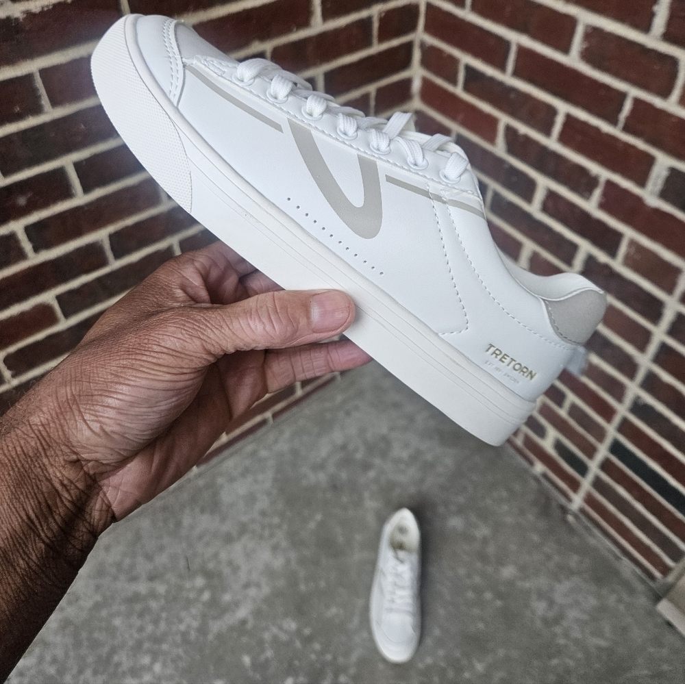 NWT Women's Tretorn Sneakers
